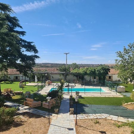 Casa Rural Palacio Conde De Aldana Con Piscina Entre Encinares Y Dehesas Terradillos Eksteriør billede
