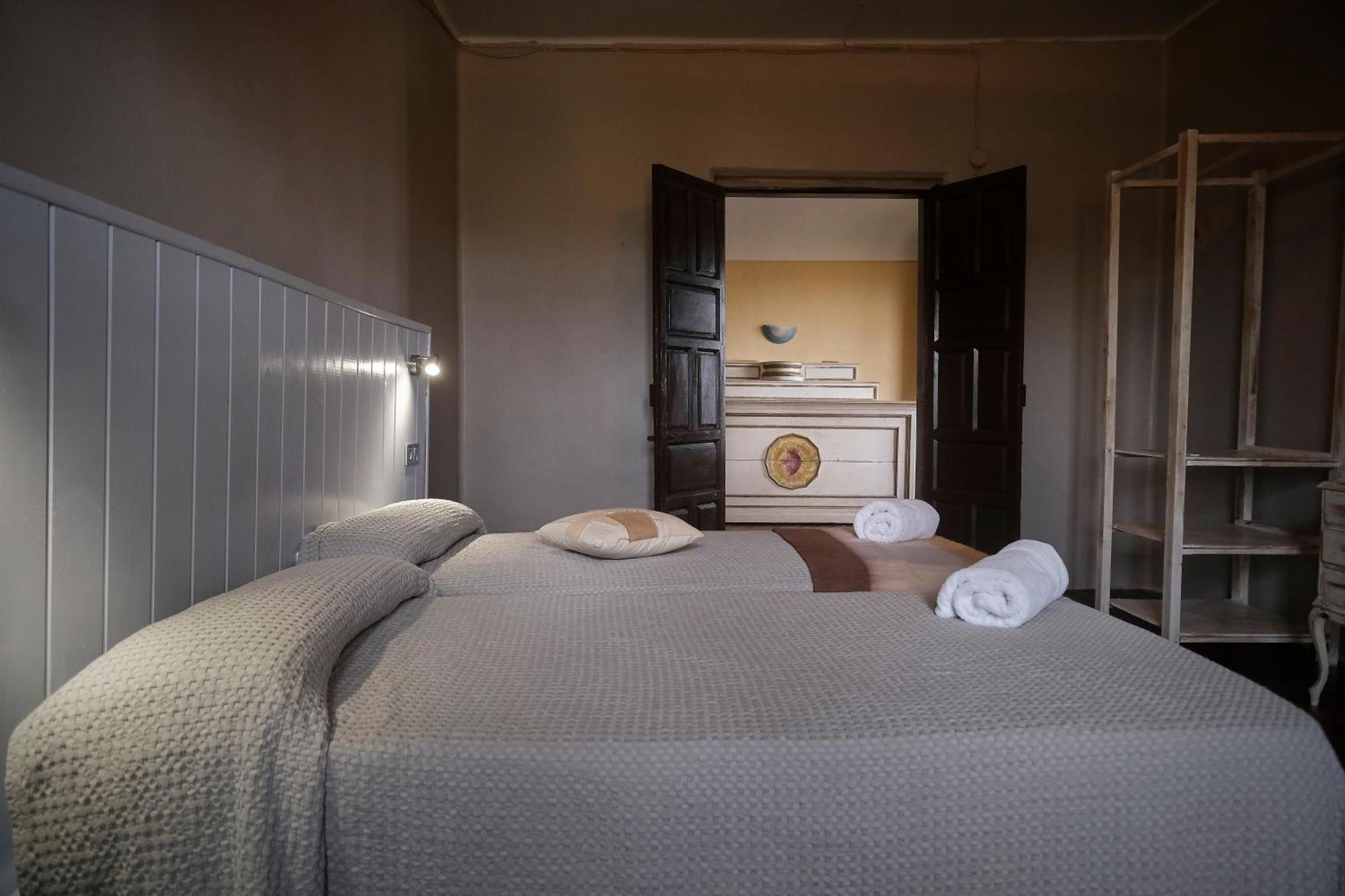Casa Rural Palacio Conde De Aldana Con Piscina Entre Encinares Y Dehesas Terradillos Eksteriør billede