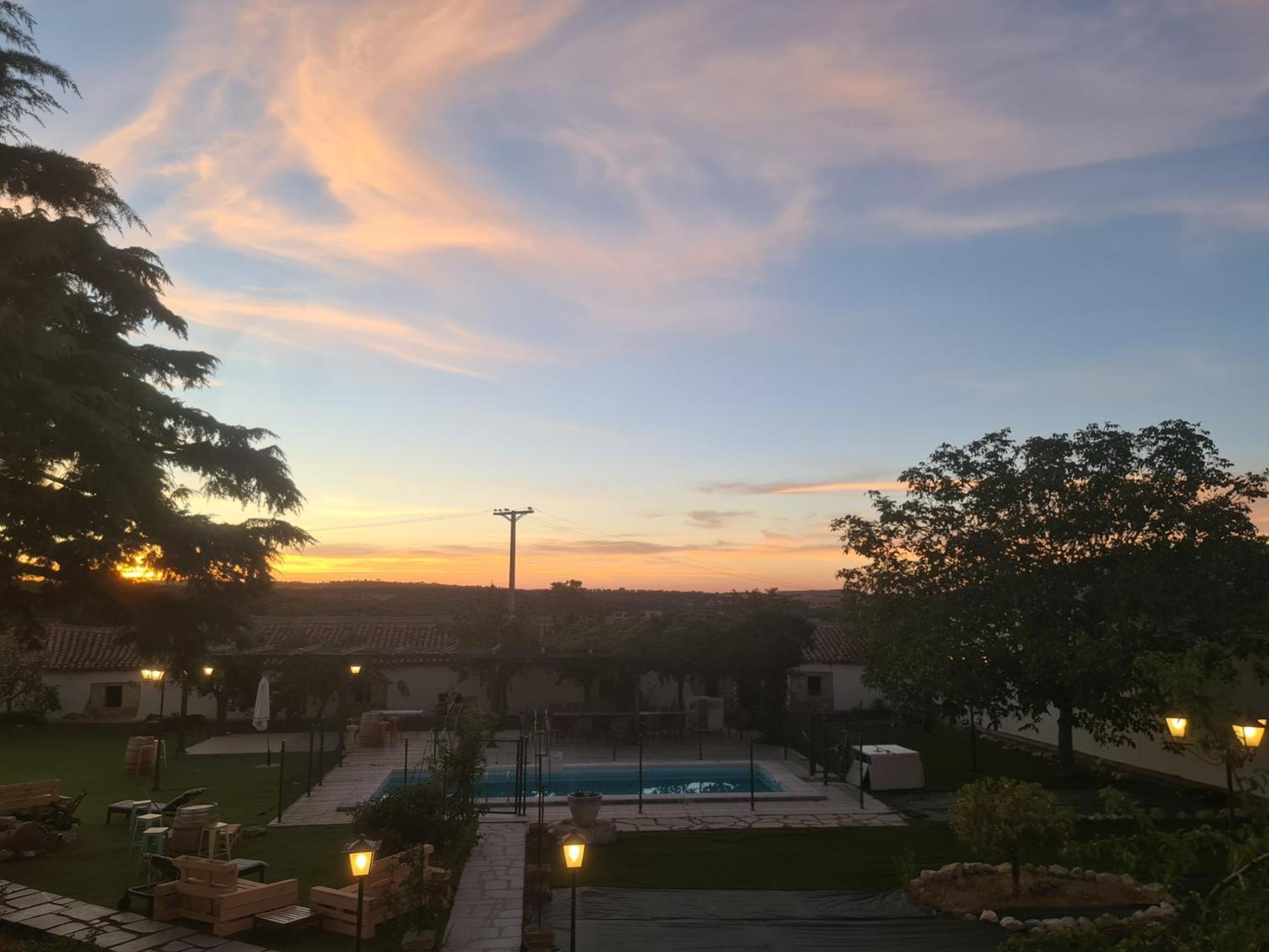 Casa Rural Palacio Conde De Aldana Con Piscina Entre Encinares Y Dehesas Terradillos Eksteriør billede