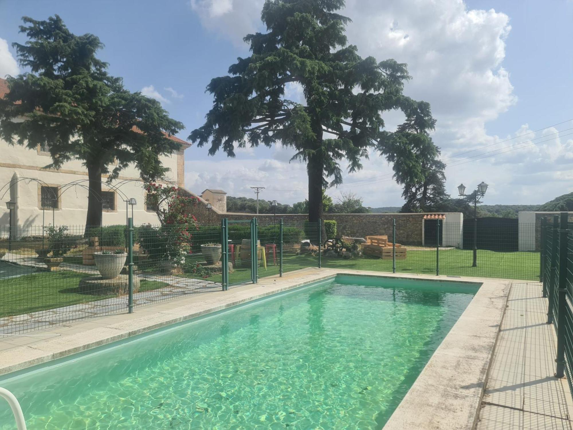 Casa Rural Palacio Conde De Aldana Con Piscina Entre Encinares Y Dehesas Terradillos Eksteriør billede