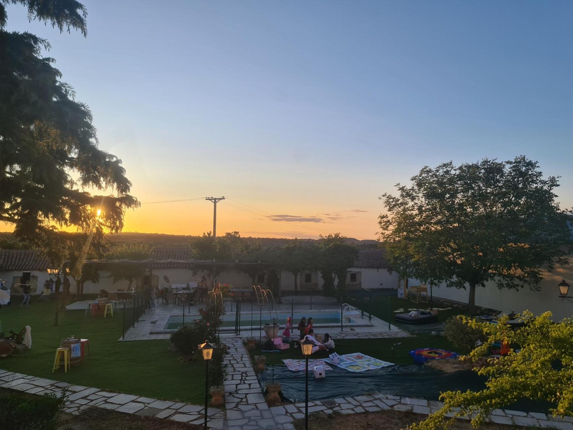 Casa Rural Palacio Conde De Aldana Con Piscina Entre Encinares Y Dehesas Terradillos Eksteriør billede