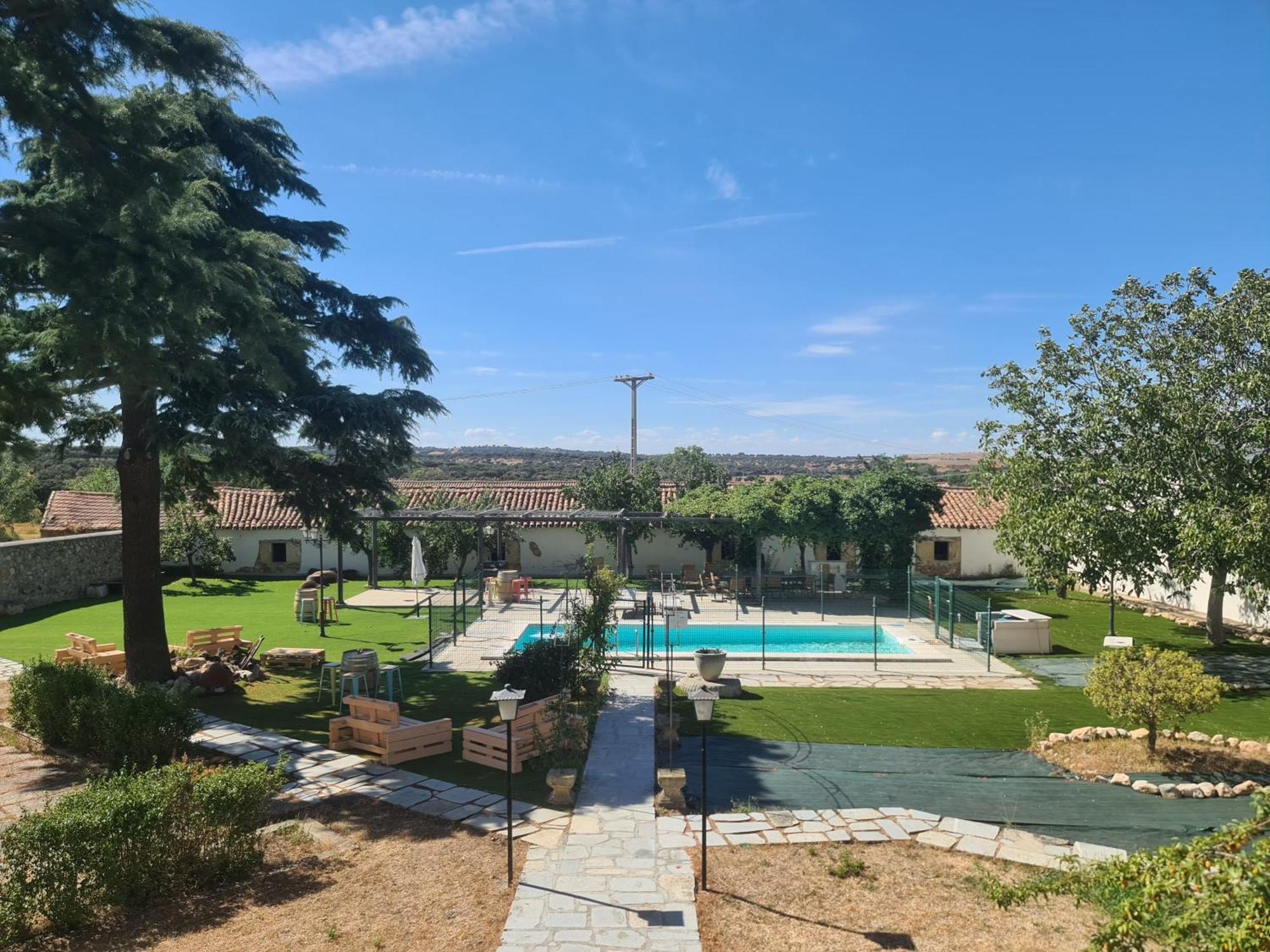Casa Rural Palacio Conde De Aldana Con Piscina Entre Encinares Y Dehesas Terradillos Eksteriør billede